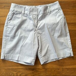 🌸Loft light gray cotton/spandex Riviera shorts. Size 4.